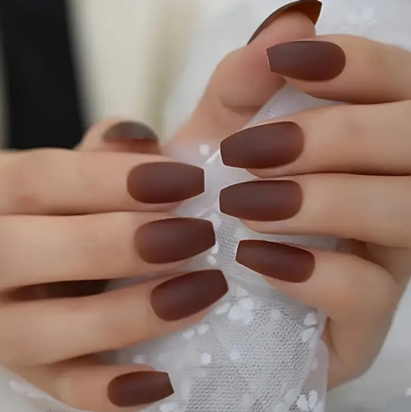 43) NWT Press-On Nails - Picture 2 of 4